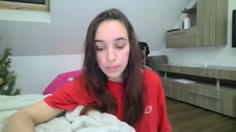 ms_sophiee online show from January 7, 8:25 pm