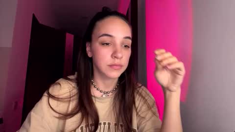 ms_sophiee online show from April 26, 6:49 pm