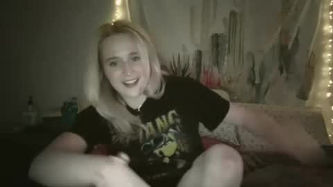Snapshot of msclairewhatever chatting on September 30, 4:23 am msclairewhatever online show from September 30, 4:23 am