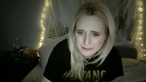 Snapshot of msclairewhatever chatting on September 16, 4:26 am msclairewhatever online show from September 16, 4:26 am