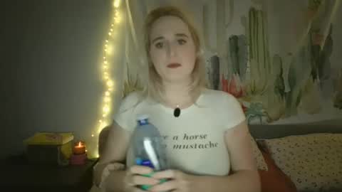 Snapshot of msclairewhatever chatting on October 3, 3:04 am msclairewhatever online show from October 3, 3:04 am