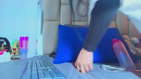 FERNANDA 3 online show from February 25, 3:21 am