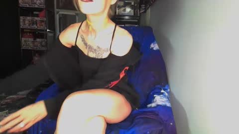 MsVioletx online show from June 8, 6:20 pm