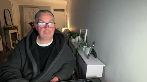 mtb1697 online show from March 8, 10:25 pm