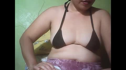Snapshot of muffy_bunny chatting on March 4, 9:29 am muffy_bunny online show from March 4, 9:29 am