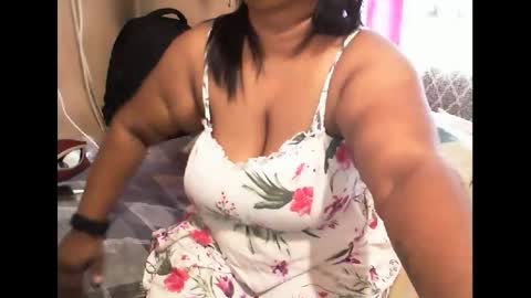 Snapshot of munniegalz1 chatting on February 16, 9:37 am your angel online show from February 16, 9:37 am