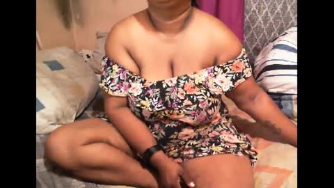 Snapshot of munniegalz1 chatting on February 20, 1:36 am your angel online show from February 20, 1:36 am