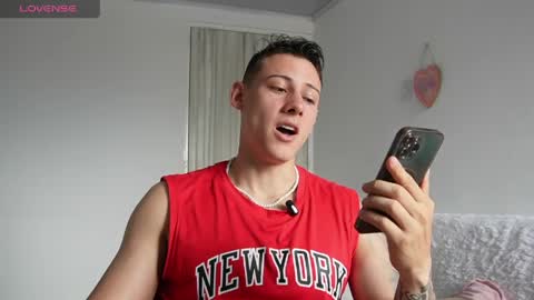 muscle_king_cum online show from April 7, 2:30 pm