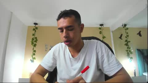 Snapshot of muscle_scott chatting on October 23, 12:50 pm muscle scott online show from October 23, 12:50 pm