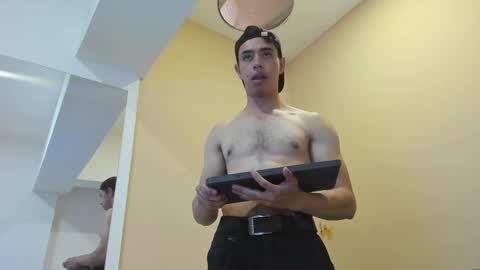 Snapshot of muscle_scott chatting on October 1, 12:48 pm muscle scott online show from October 1, 12:48 pm