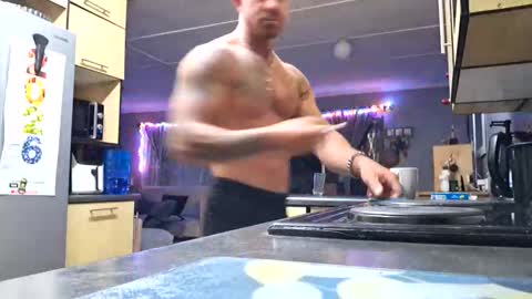 muscledaddy69s online show from December 22, 1:23 am