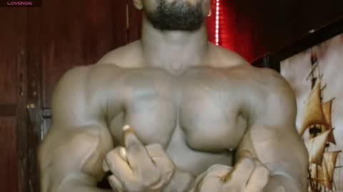 musclegod23 online show from May 16, 10:36 am