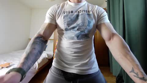 musle joker online show from April 6, 1:12 pm