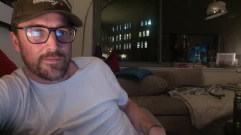 Snapshot of mustacheridesforall chatting on October 21, 2:05 am Perfectly Average online show from October 21, 2:05 am