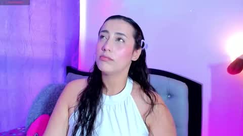 my_aleja_ online show from March 12, 1:04 pm