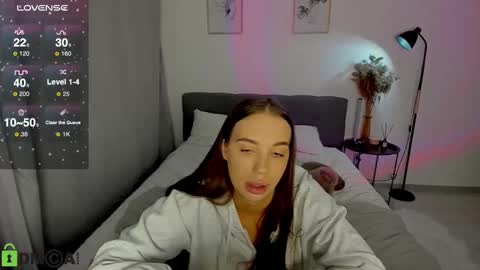 katie online show from December 6, 2:40 am