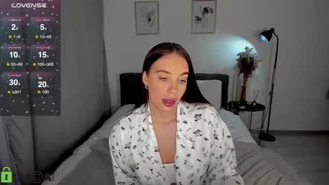 katie online show from December 13, 12:50 pm