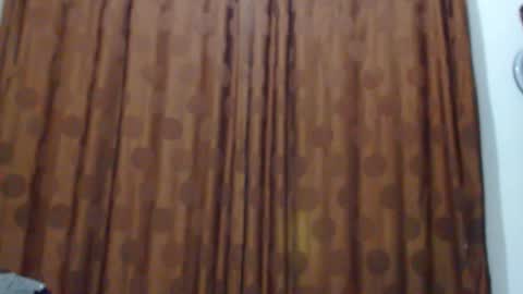     sara      i know you love me xoxox     online show from March 26, 7:35 am