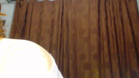     sara      i know you love me xoxox     online show from February 11, 6:06 am