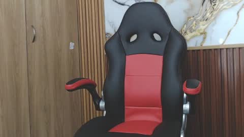 mybonnieandclyde303av online show from April 12, 4:16 am