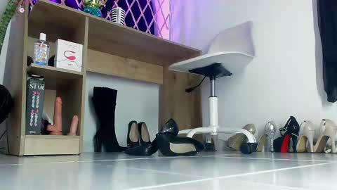 myla sarah1 online show from February 19, 4:39 pm