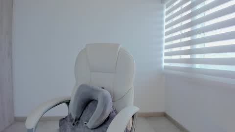 Myle online show from January 17, 9:06 pm