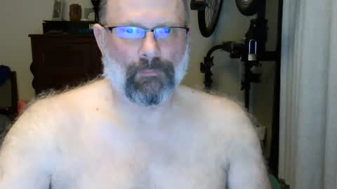 Just hanging out - No pressure online show from July 18, 6:37 am