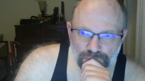 Just hanging out - No pressure online show from June 28, 6:20 am