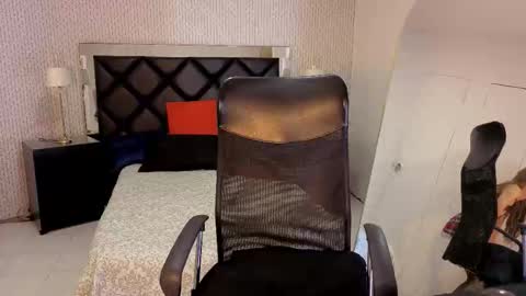 Snapshot of mysterius_boy chatting on October 20, 1:49 pm Marcus online show from October 20, 1:49 pm