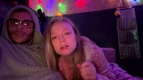 mysterycouplexxxx online show from December 4, 10:09 pm