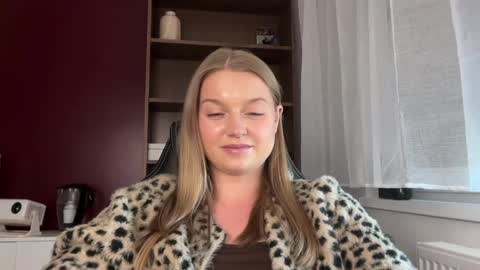 Erica online show from May 28, 1:53 pm