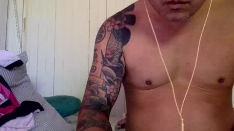 Snapshot of mywi11yisbiggy chatting on February 2, 7:25 pm str8 dom alphaAsian Daddy type. sorry not bi or  curious but i dont judgediscrimenate. online show from February 2, 7:25 pm