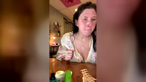 n0rmalgurl online show from May 19, 3:30 pm