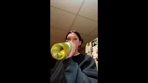 n0rmalgurl online show from June 4, 9:43 pm