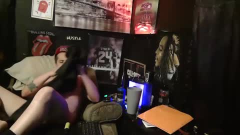 SnackPants online show from January 28, 6:05 am