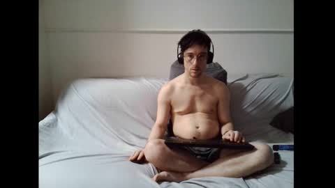 a Ordinary Boy online show from February 24, 2:14 am