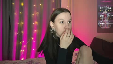 Vanessa and Julia  online show from February 7, 9:15 pm