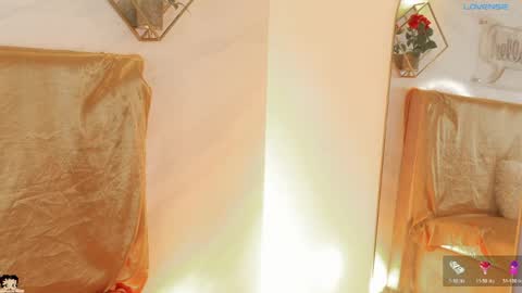 naamah_b online show from May 11, 2:35 pm