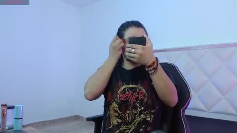 Snapshot of naanaky_tay chatting on October 14, 12:30 pm TARA online show from October 14, 12:30 pm