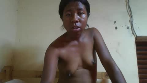 nadiasando online show from November 18, 12:30 pm