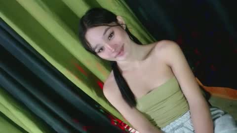 nadiestar online show from February 6, 10:00 pm