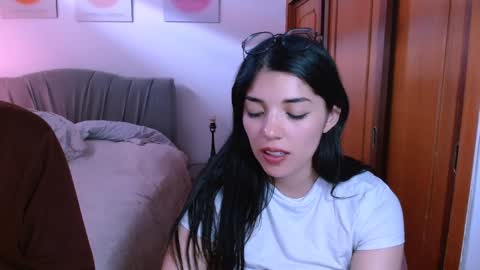Snapshot of naduu__xx chatting on December 11, 5:25 pm naduu__xx online show from December 11, 5:25 pm