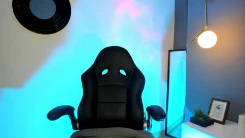 naff_eratu online show from April 3, 8:38 pm