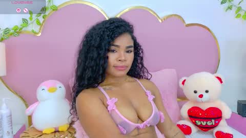 NahiaraReina  online show from November 19, 3:44 pm