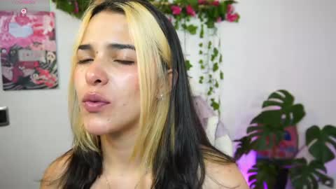 Naho  Sigueme en mis Redes Sociales Follow me on my social networks online show from April 25, 1:19 am