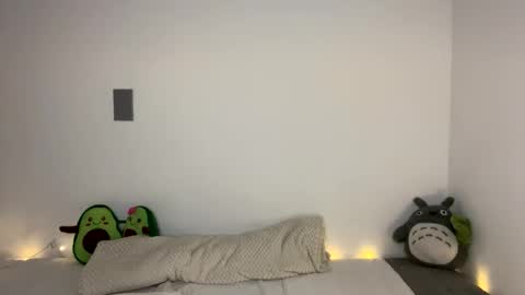 nahomy online show from March 26, 2:44 pm