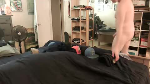 nakedmonkey online show from April 20, 10:35 pm