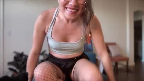 nakedpaint245477 online show from February 16, 12:19 am