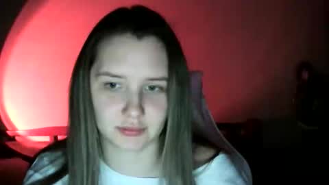 Lola online show from April 3, 4:14 pm