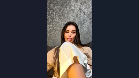 Lady online show from April 29, 6:02 pm